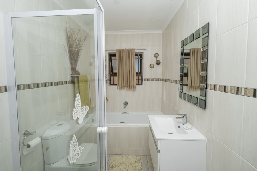 3 Bedroom Property for Sale in De Oude Spruit Western Cape